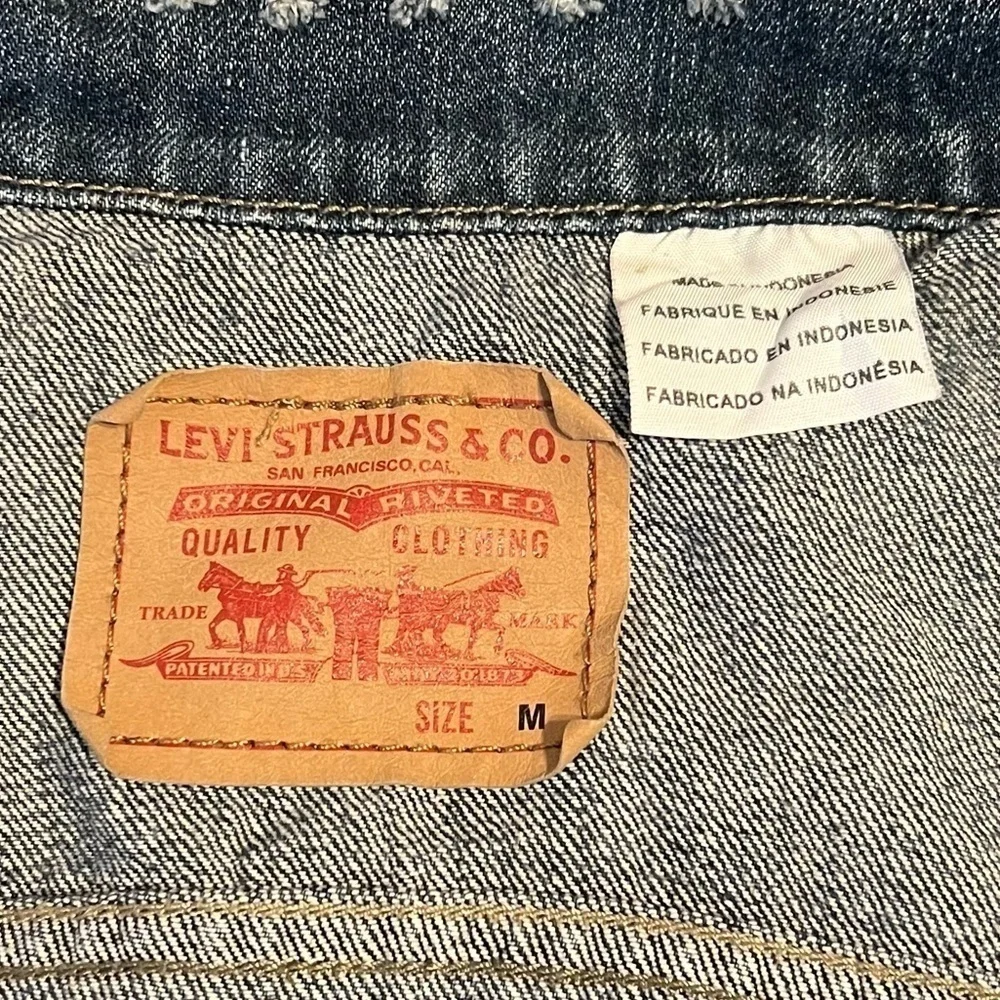 Levi Strauss Denim Jean Jacket - Picture 7 of 10